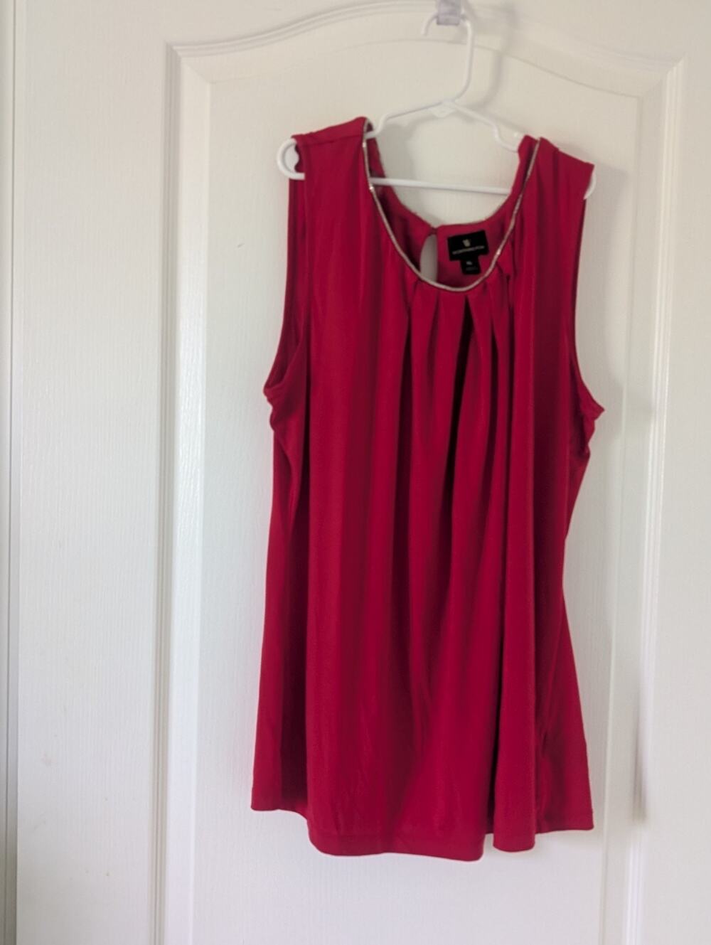 Red Worthington Sleeveless Blouse With Rhinestone Trim Size XL